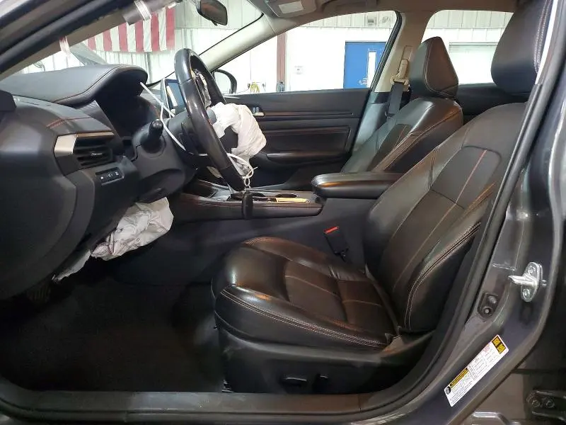 2022 NISSAN ALTIMA SR  