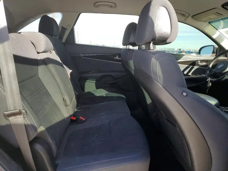 2016 KIA SORENTO LX  