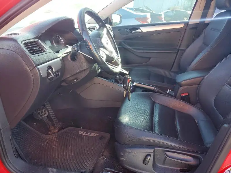 2013 VOLKSWAGEN JETTA SE  