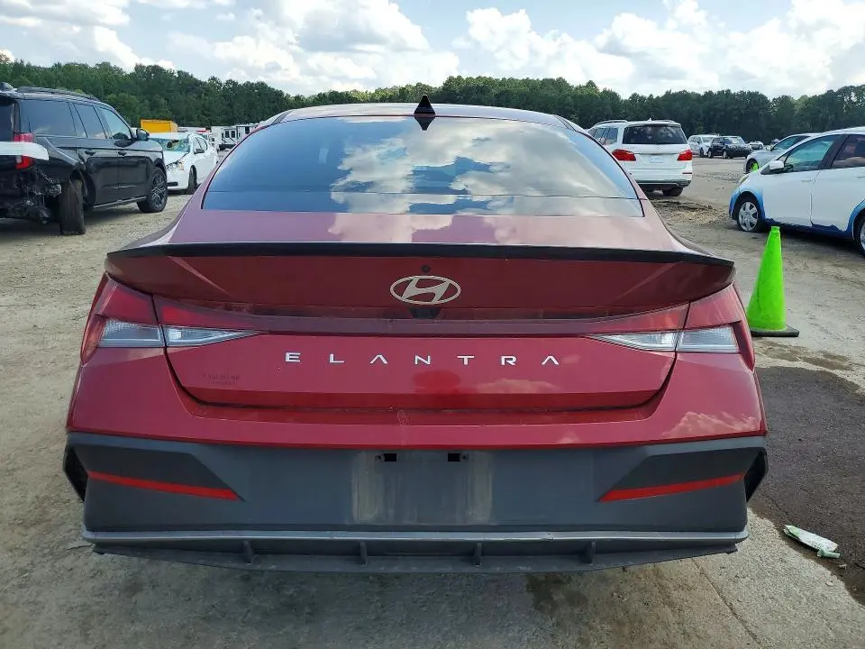 2025 HYUNDAI ELANTRA SEL SPORT  