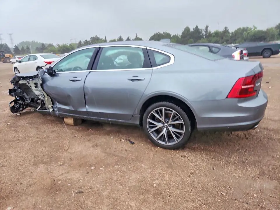 2018 VOLVO S90 T5 MOMENTUM  