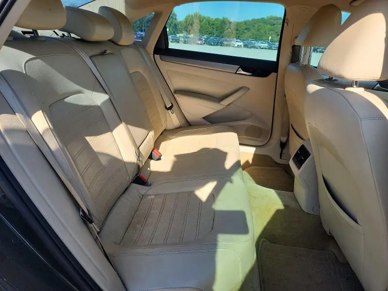 2014 VOLKSWAGEN PASSAT SE  