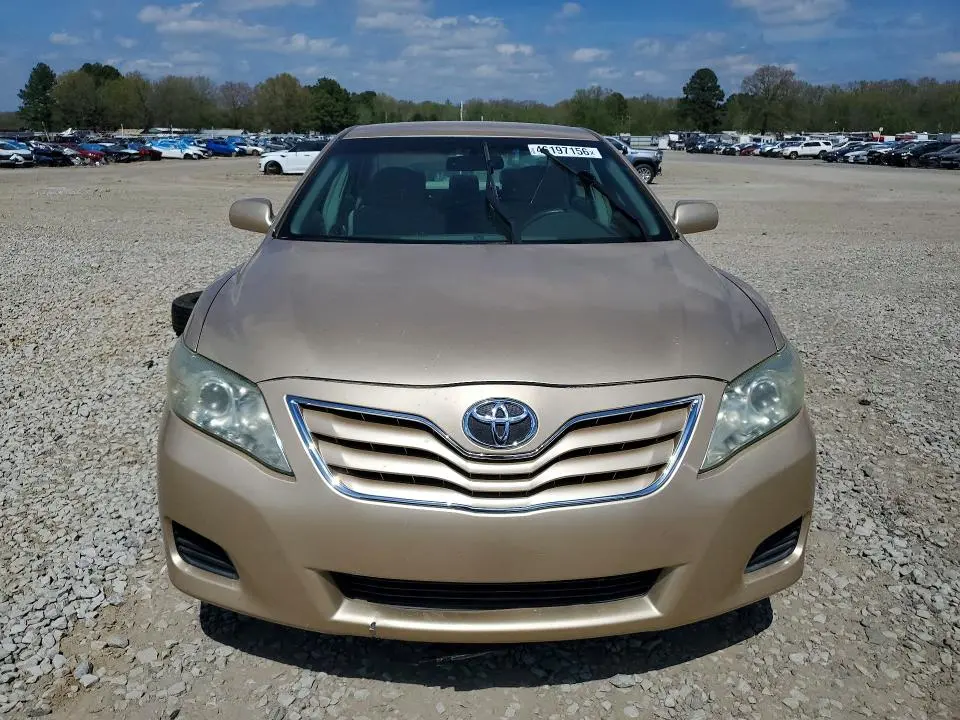 2011 TOYOTA CAMRY LE  