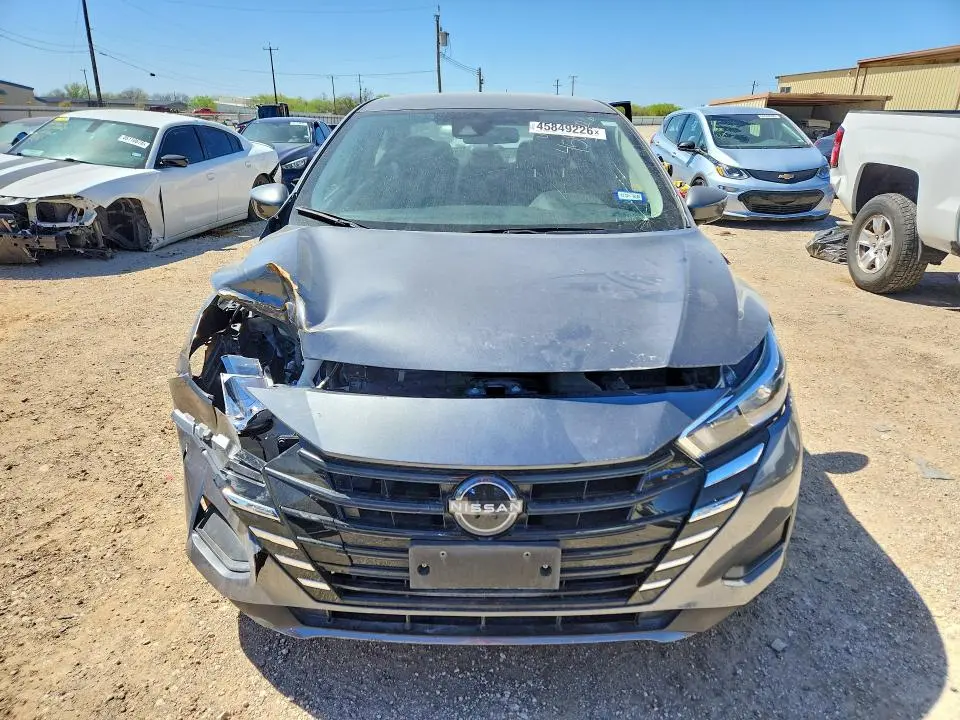 2023 NISSAN VERSA SV  