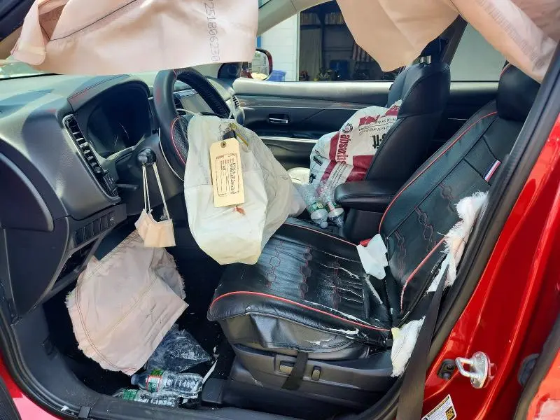 2019 MITSUBISHI OUTLANDER SE  