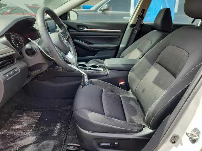 2023 NISSAN ALTIMA SV  
