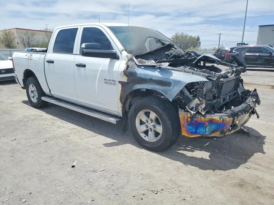 2015 RAM 1500 ST  