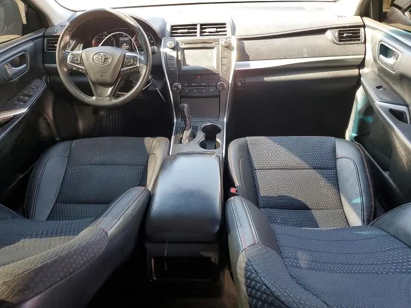 2015 TOYOTA CAMRY SE  