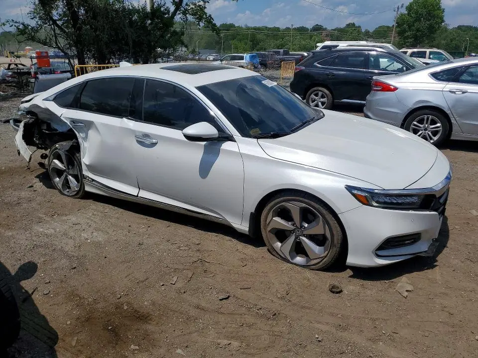 2020 HONDA ACCORD TOURING  