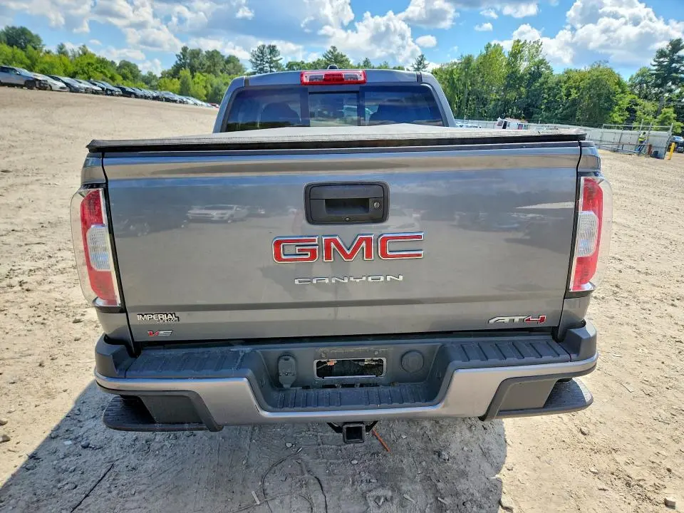 2022 GMC CANYON AT4  