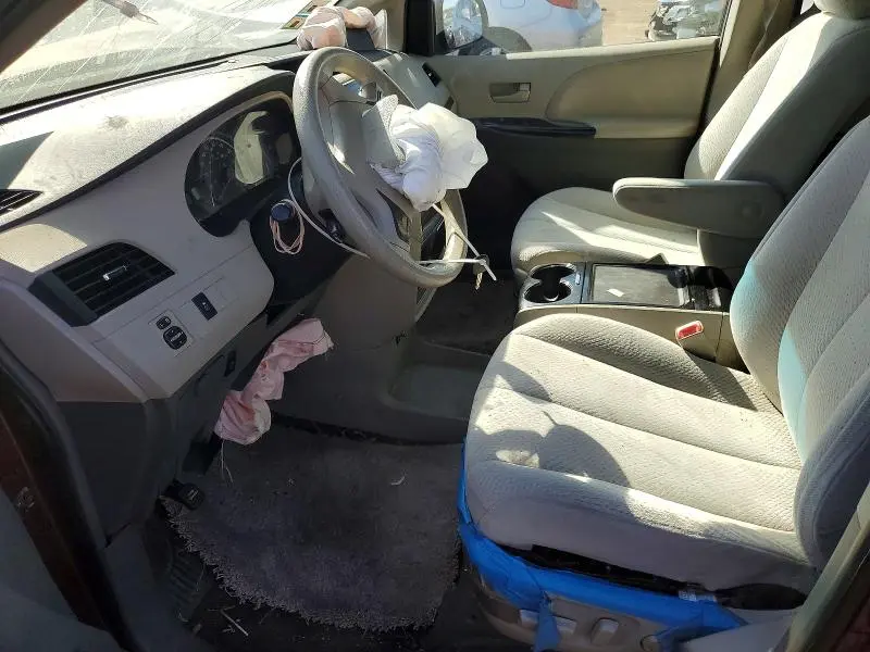 2012 TOYOTA SIENNA LE 8-PASSENGER  