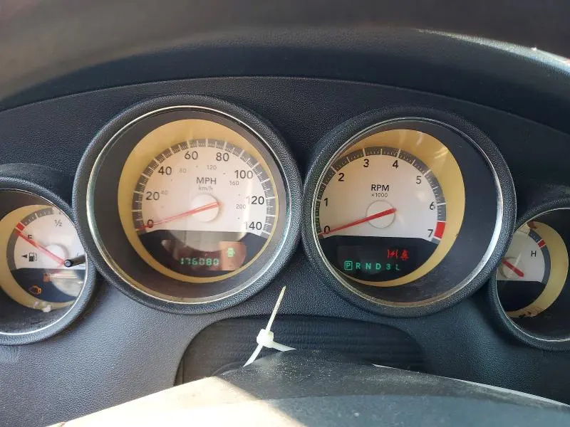 2010 DODGE CHARGER SXT  