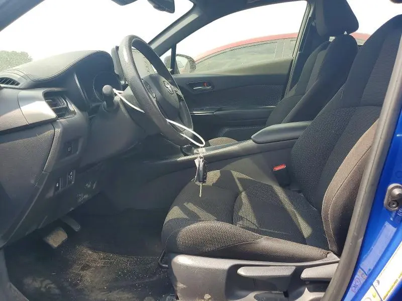 2019 TOYOTA C-HR LE  