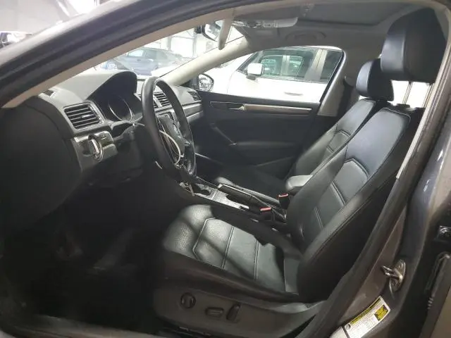 2017 VOLKSWAGEN PASSAT SE  