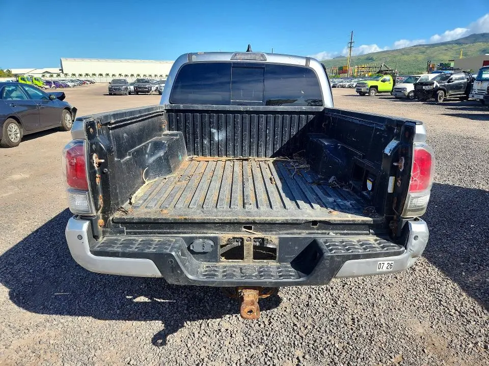 2022 TOYOTA TACOMA SR V6  