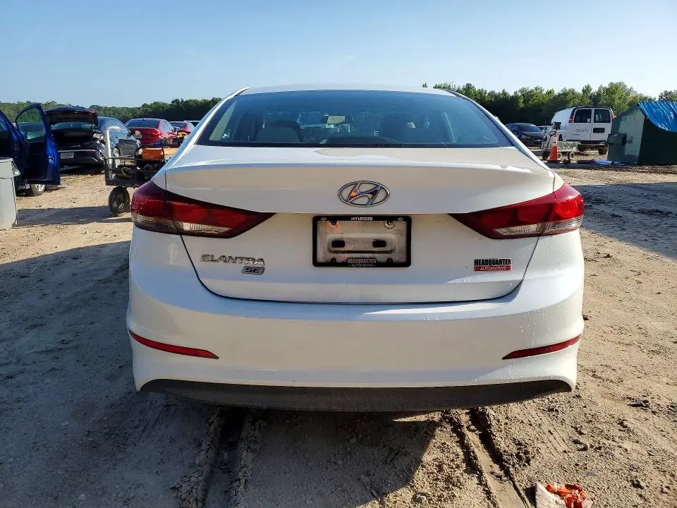 2018 HYUNDAI ELANTRA SE  