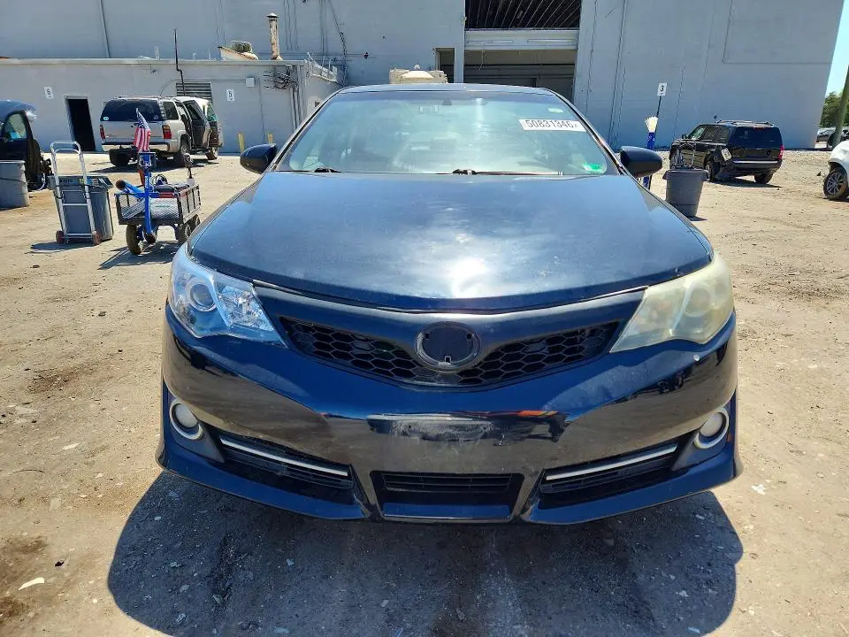 2012 TOYOTA CAMRY SE  