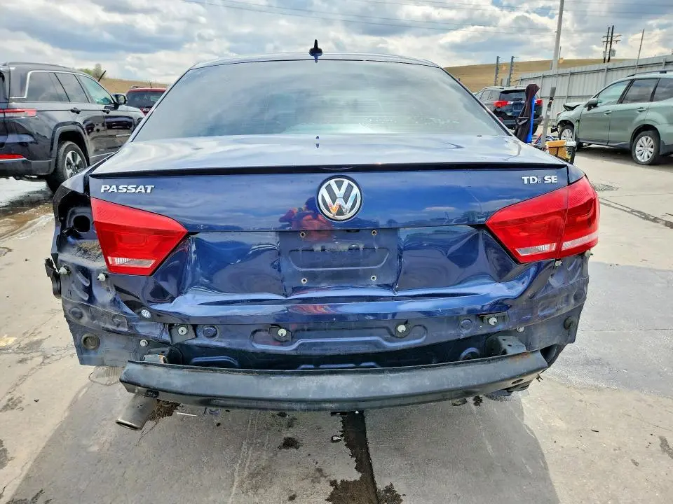 2015 VOLKSWAGEN PASSAT SE  