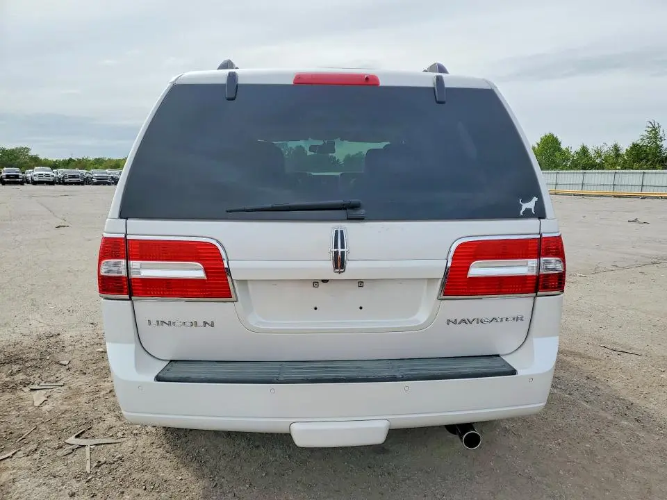 2011 LINCOLN NAVIGATOR   