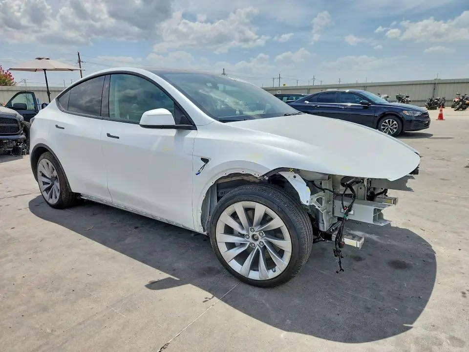 2026 TESLA MODEL Y   