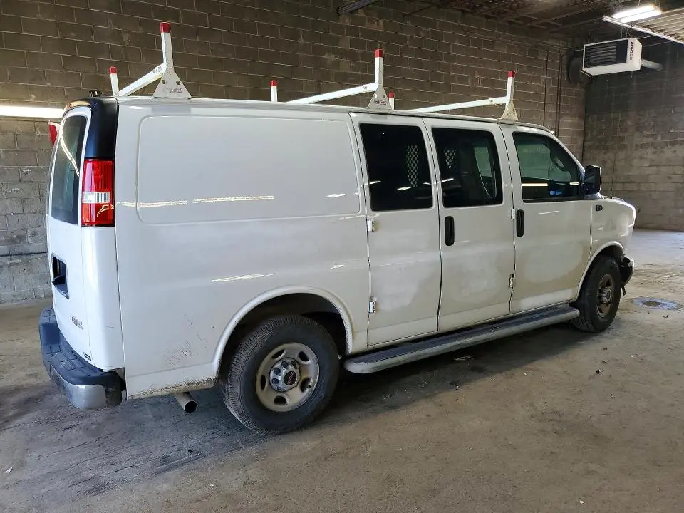 2022 GMC SAVANA   