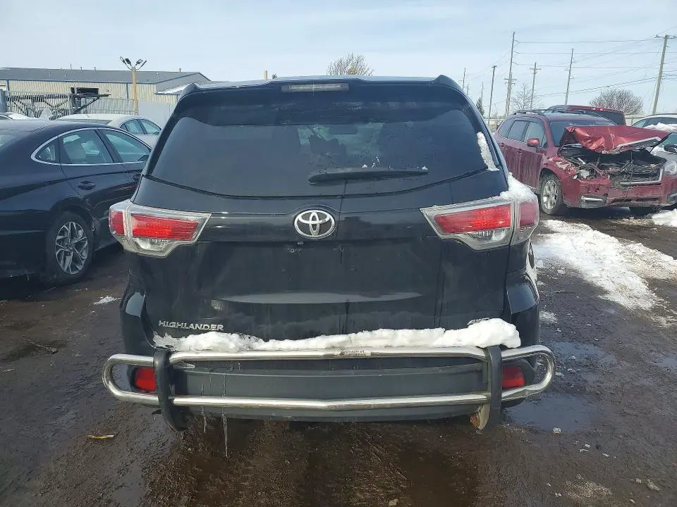 2016 TOYOTA HIGHLANDER LE  