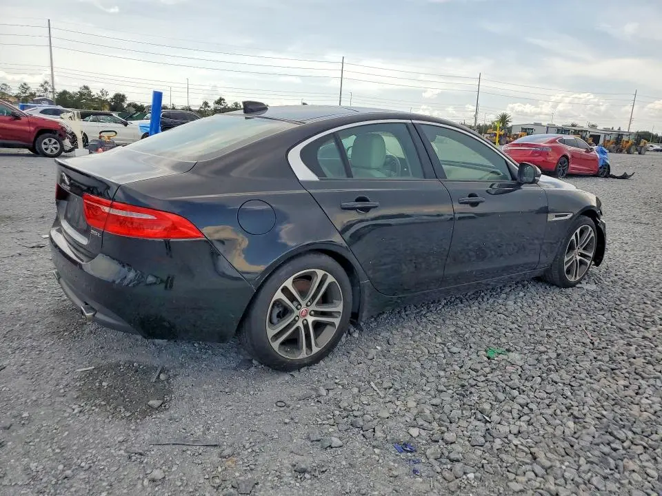 2018 JAGUAR XE PREMIUM  