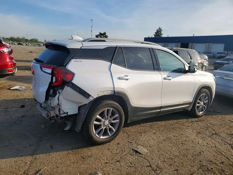 2023 GMC TERRAIN SLT  