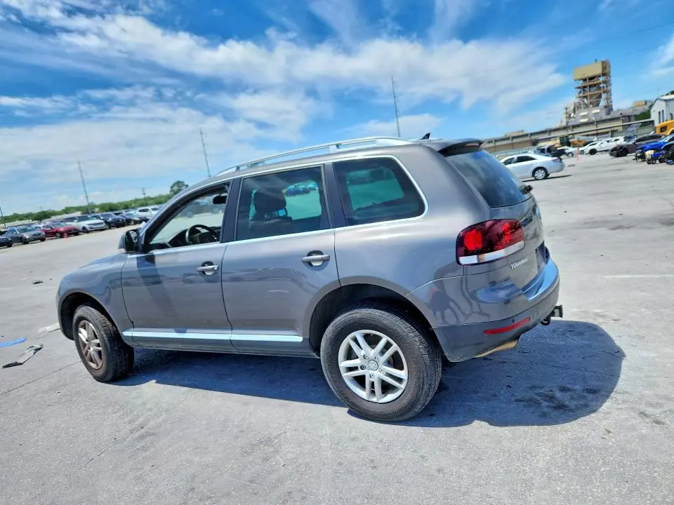 2010 VOLKSWAGEN TOUAREG V6  