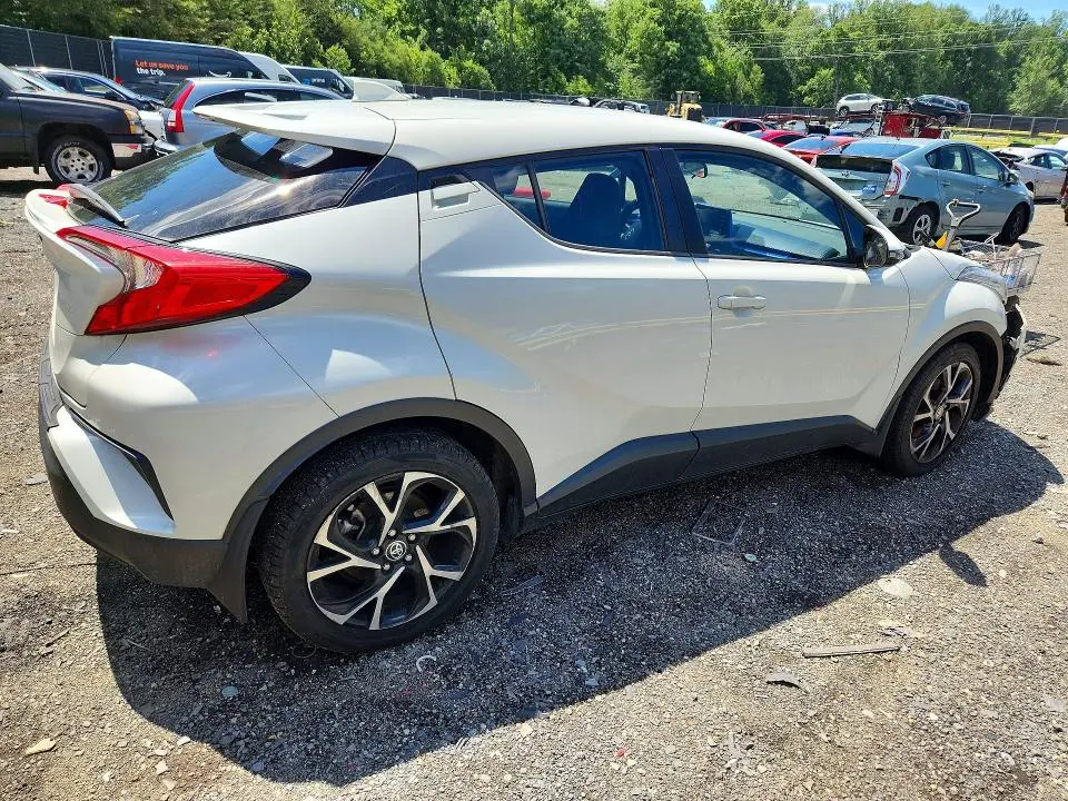 2020 TOYOTA C-HR XLE  