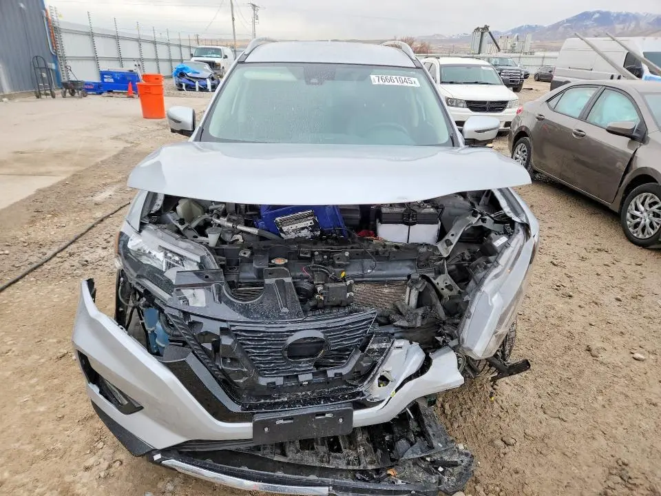 2019 NISSAN ROGUE SL  