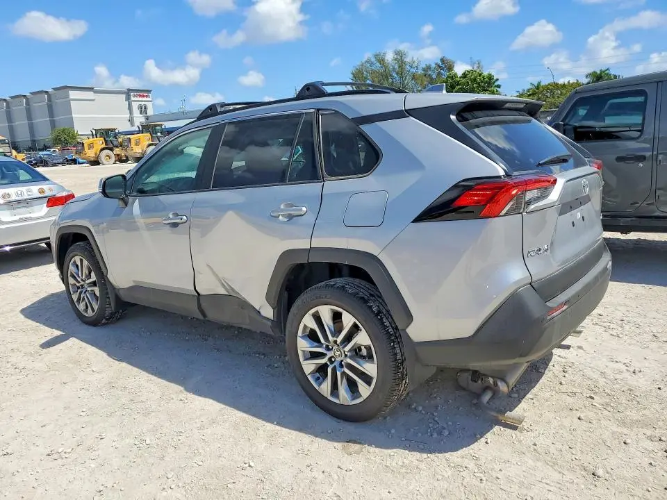 2025 TOYOTA RAV4 XLE PREMIUM  