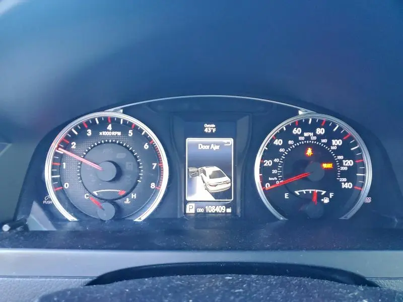 2015 TOYOTA CAMRY LE  