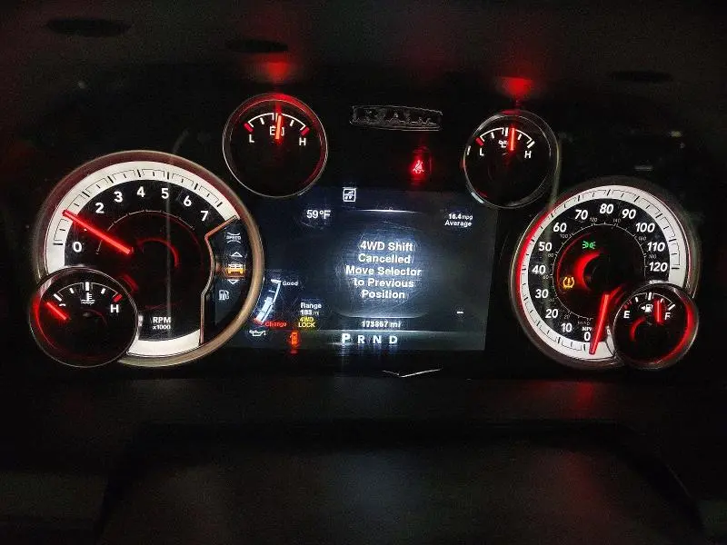 2013 RAM 1500 SPORT  