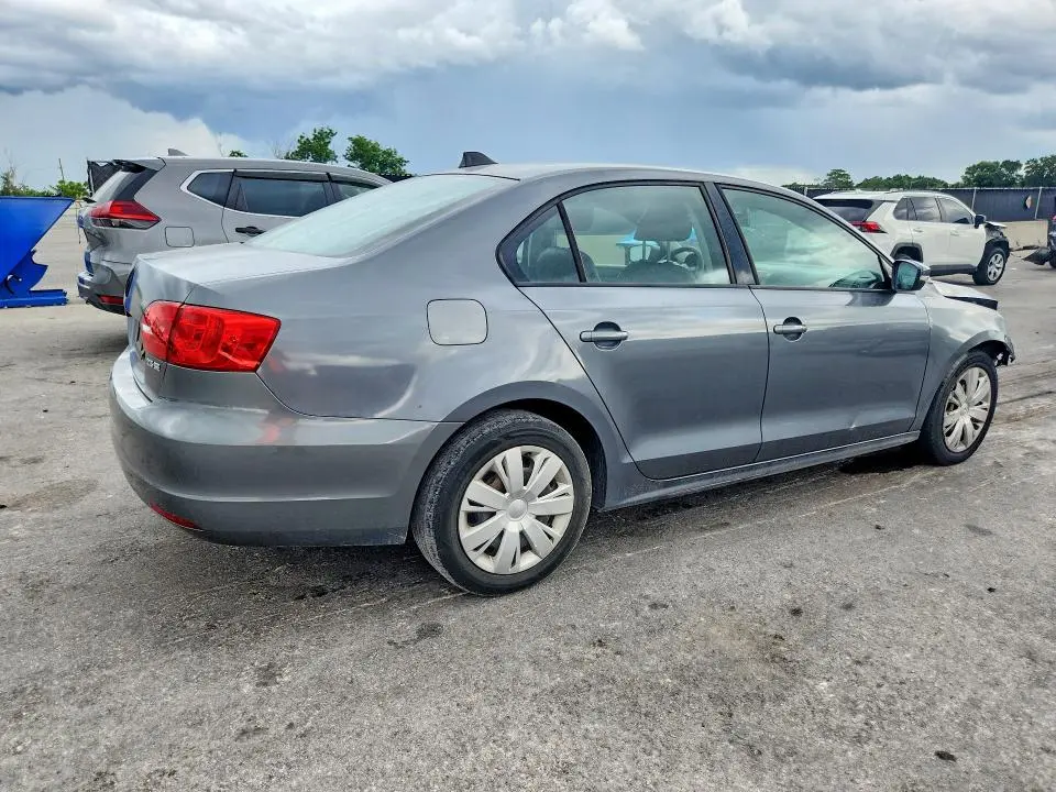 2012 VOLKSWAGEN JETTA SE  