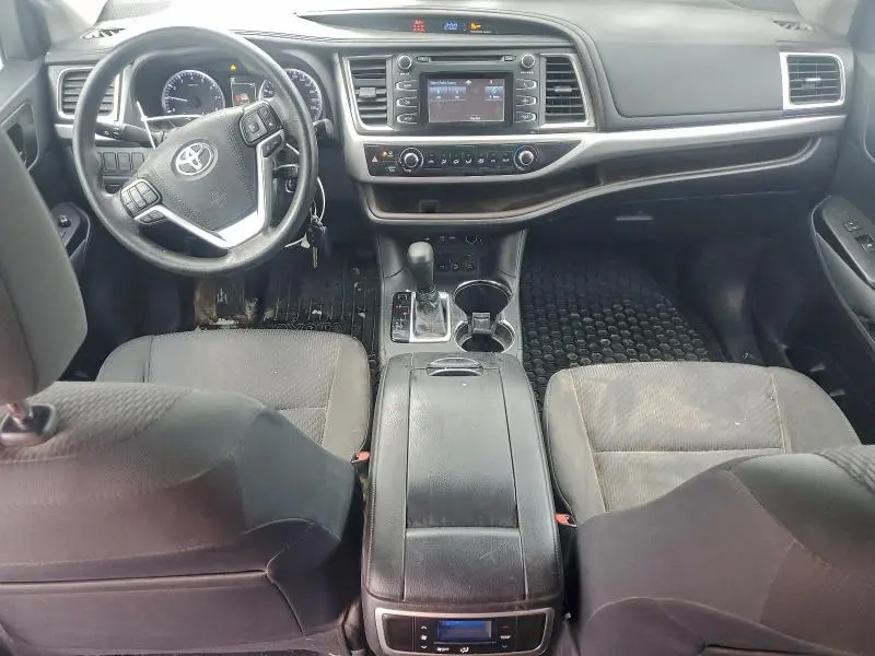 2019 TOYOTA HIGHLANDER LE  