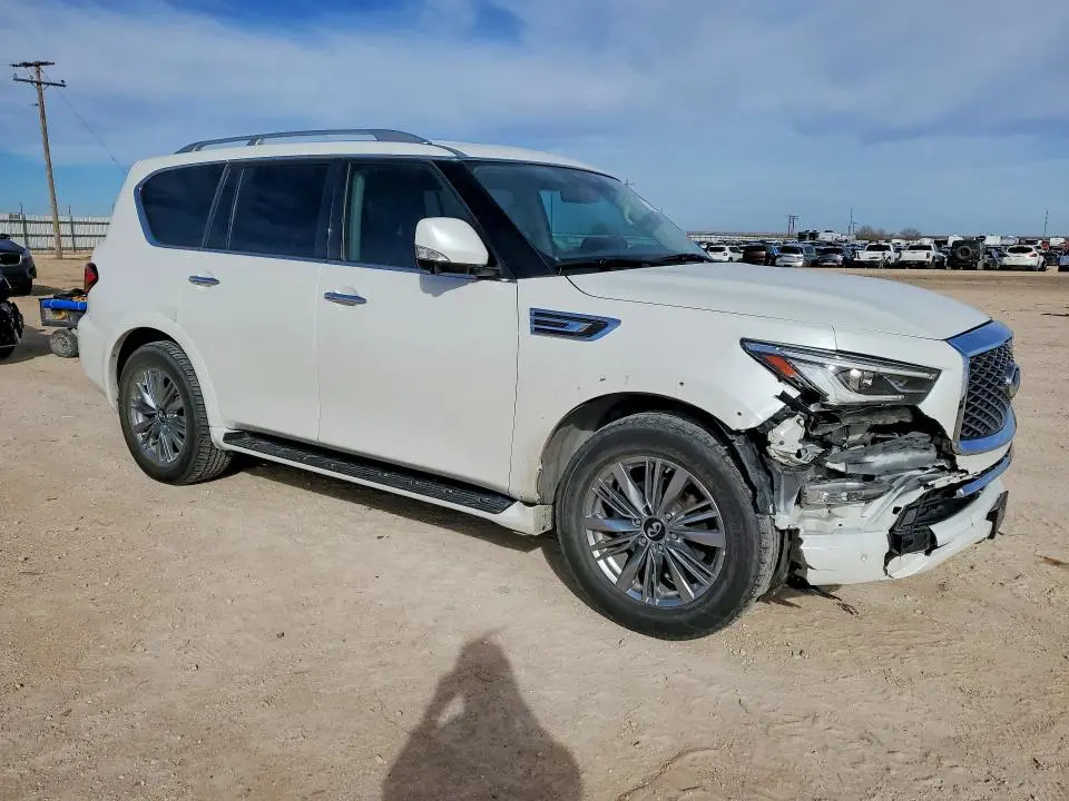 2022 INFINITI QX80 LUXE  