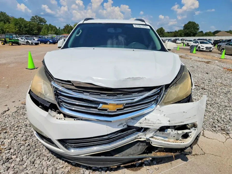 2017 CHEVROLET TRAVERSE LT  
