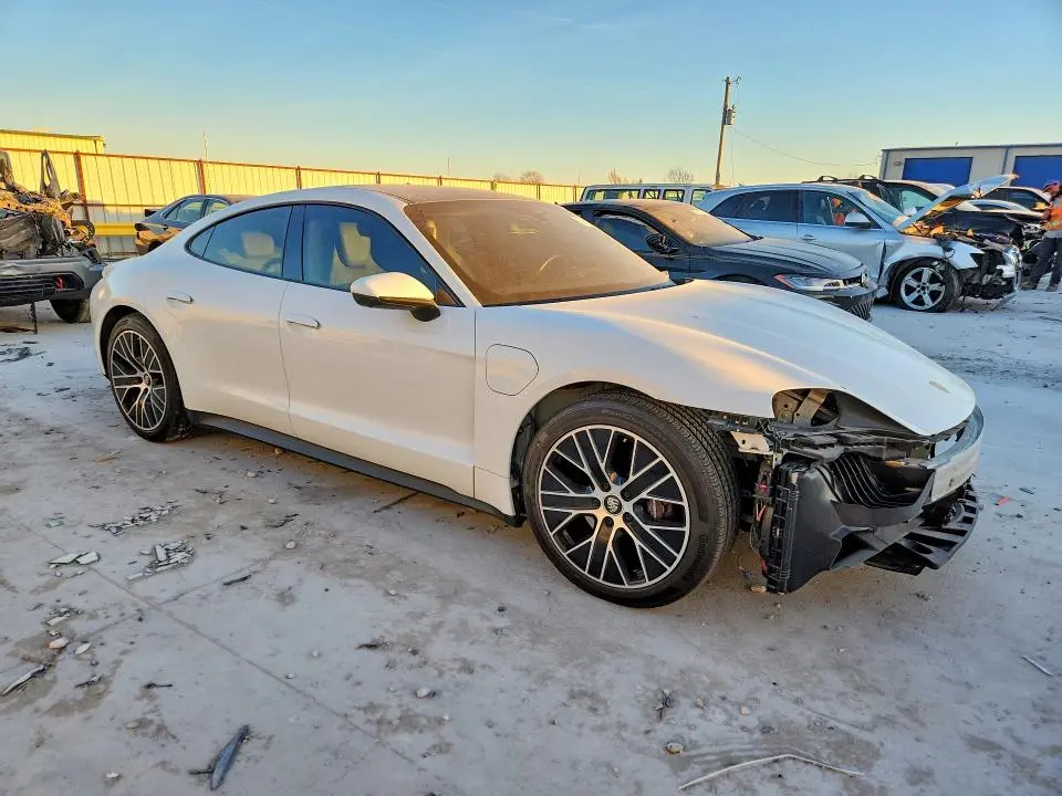 2021 PORSCHE TAYCAN   