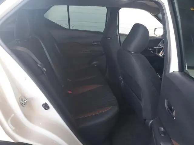 2022 NISSAN KICKS SR  