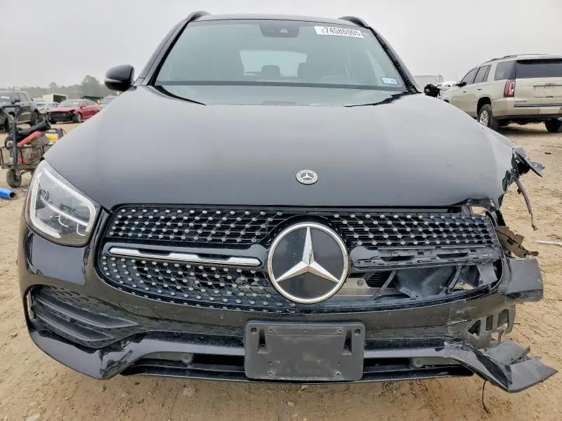 2021 MERCEDES-BENZ GLC 300  