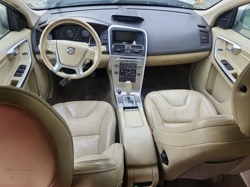 2011 VOLVO XC60 3.2  