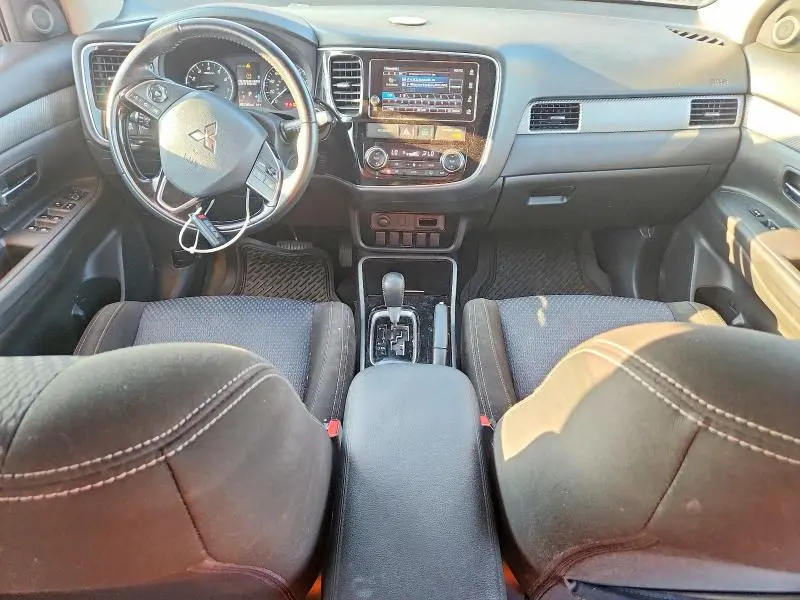 2018 MITSUBISHI OUTLANDER SE  