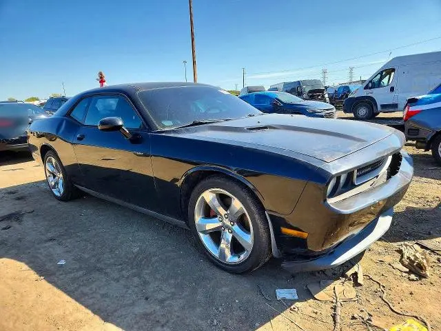 2013 DODGE CHALLENGER SXT  
