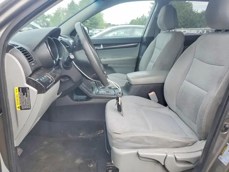 2011 KIA SORENTO LX  