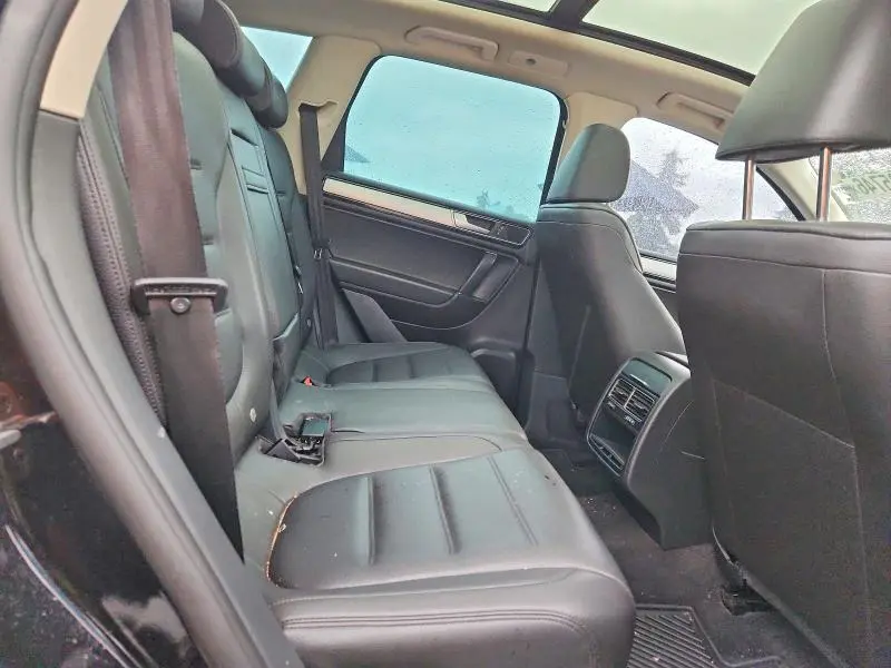 2015 VOLKSWAGEN TOUAREG V6 TDI  