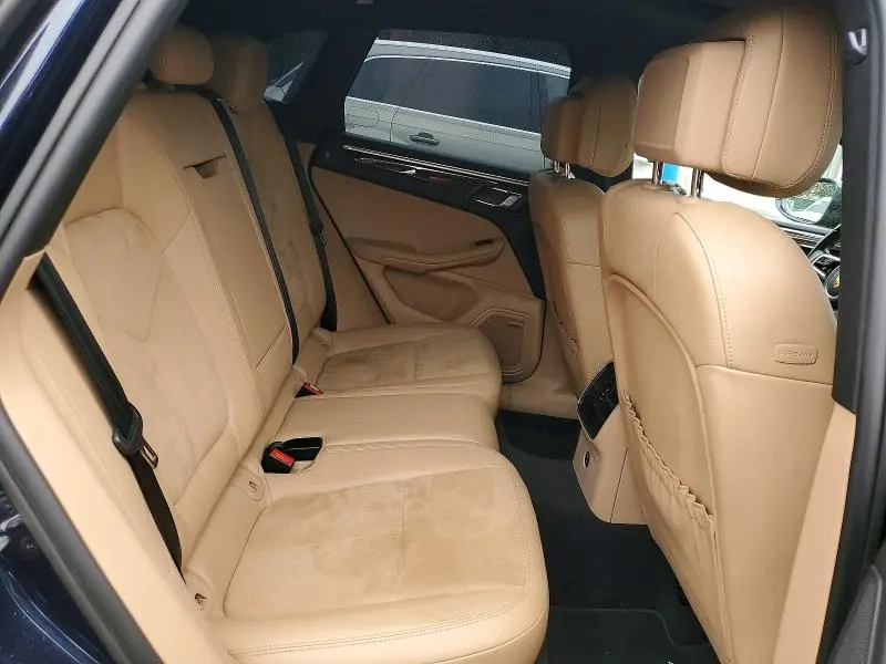 2021 PORSCHE MACAN   