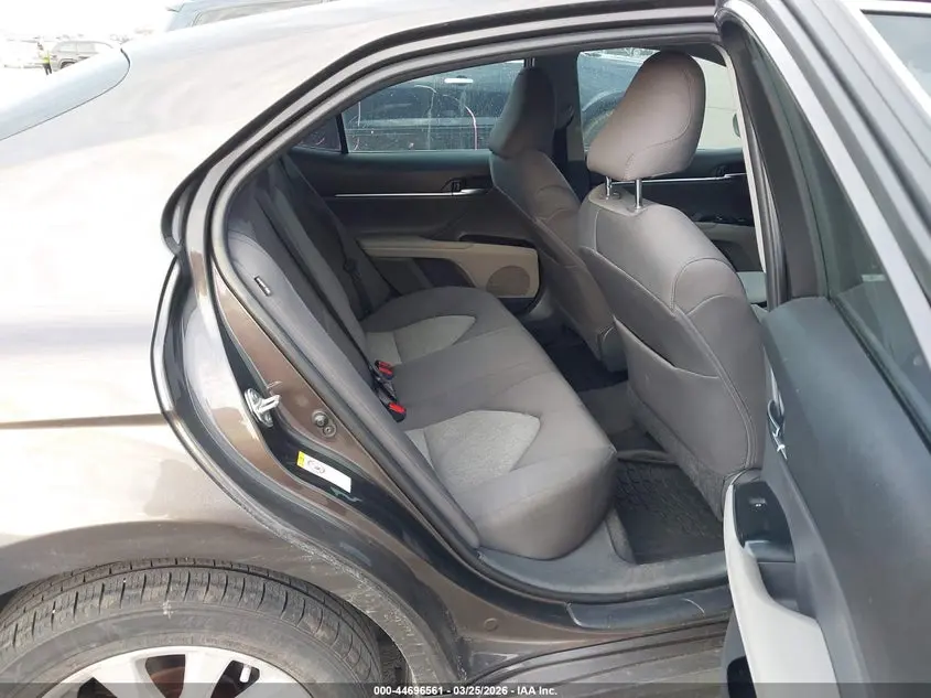 2018 TOYOTA CAMRY LE