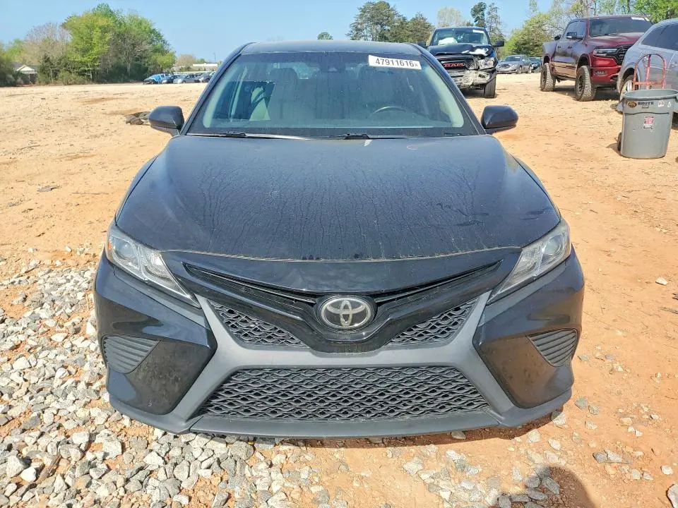 2018 TOYOTA CAMRY SE  