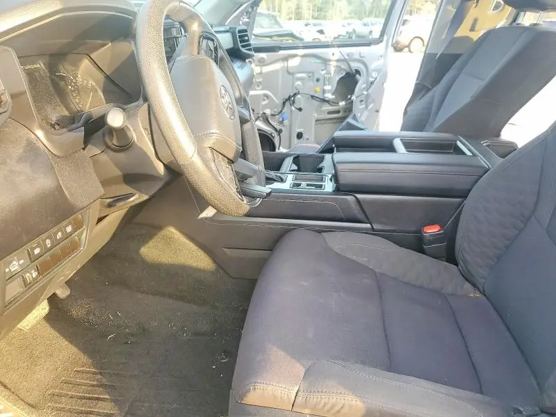 2024 TOYOTA TUNDRA CREWMAX SR  